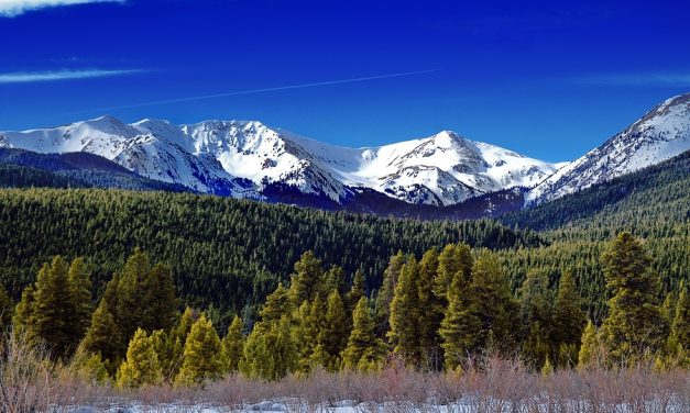 A Canadian Company Is Selling Clean Bottled Rocky Mountain Air To China – And People Are Buying!