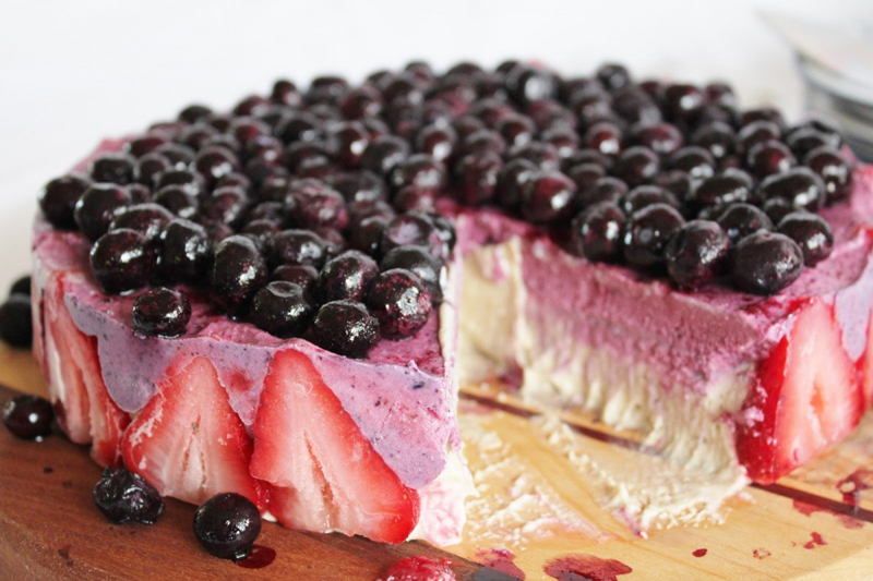 No-Bake Raw Vegan Cakes That Are Perfect for Summer or Anytime!
