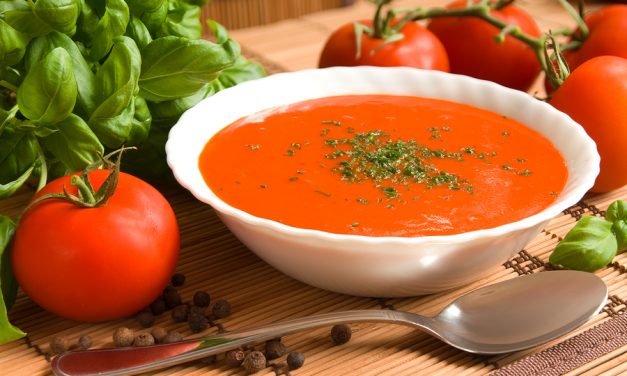 15 Min Turmeric-Tomato-Black Pepper Soup To Fight Cancer, Inflammation and More