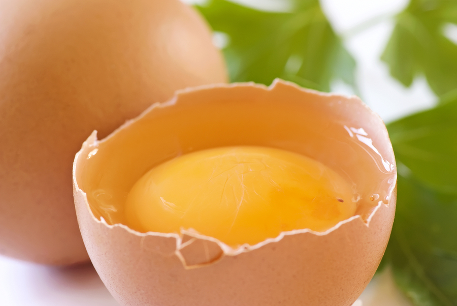 Is Eating Raw Eggs Safe and Healthy?