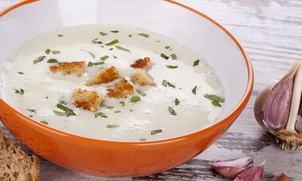 Ginger-Garlic Soup made with 52 cloves of garlic can defeat colds, flu and even norovirus