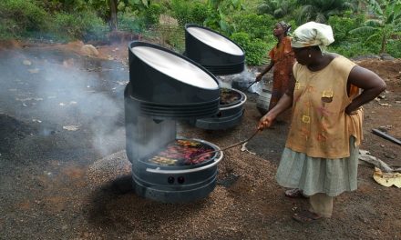 The Solar Powered Cooker that Stores the Sun’s Energy for Fuel-Free Grilling Every Night