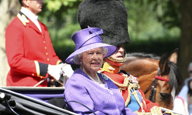 The Queen Offers to Restore British Rule Over The United States