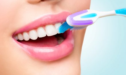7 Simple Ways to Naturally Whiten Your Teeth at Home