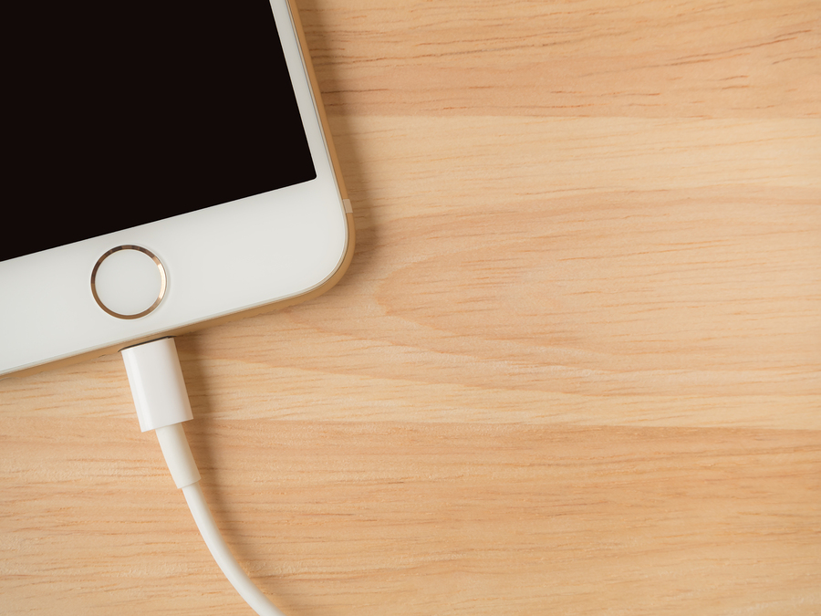 Man Accidentally Electrocutes Himself by Charging iPhone in Bath
