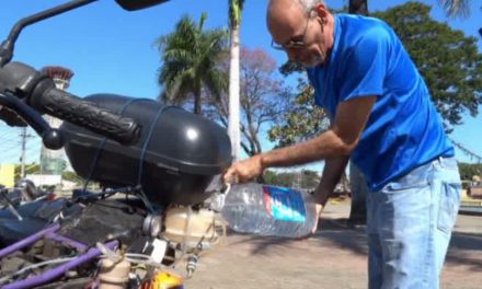 Brazilian builds water-powered motorbike, gets 310 miles out of 1 liter of water