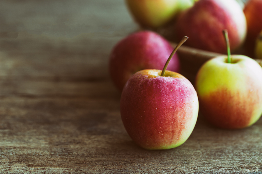 How to wash pesticides off apples, according to science