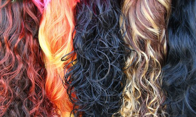 10 best all-natural shampoos for women with dry and curly hair