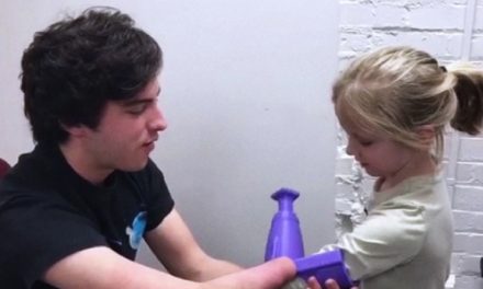 This teen is transforming recycled plastic into prosthetics to help the disabled