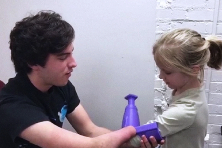 This teen is transforming recycled plastic into prosthetics to help the disabled