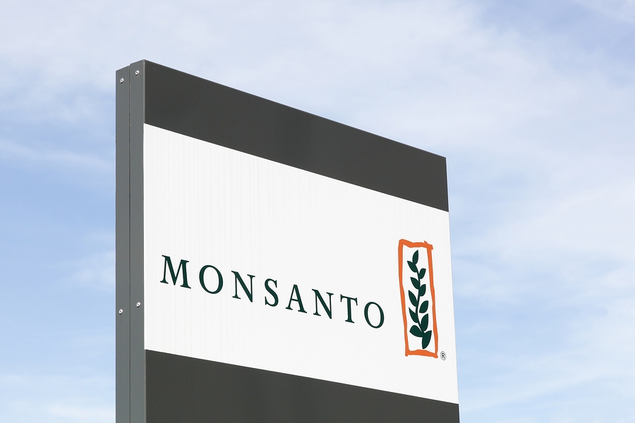 Monsanto halts launch of chemical after users complain of rashes