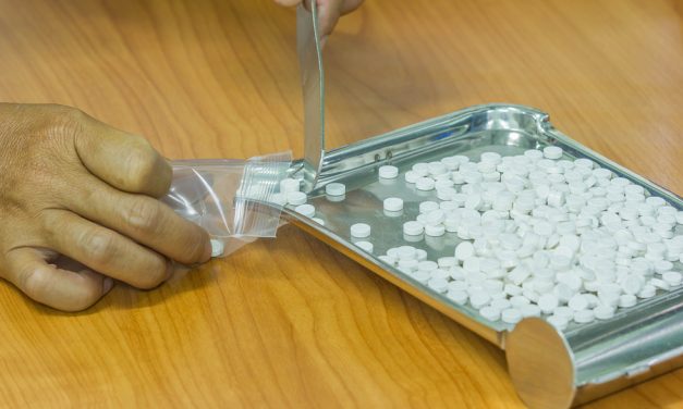 Why your pharmacist can’t tell you that $20 prescription could cost only $8