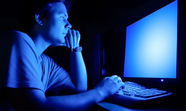 CBS: Doctors: Exposure to blue light from electronics linked to cancer