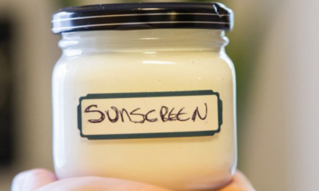 How to make coconut oil sunscreen that protects your skin from both UVA and UVB rays