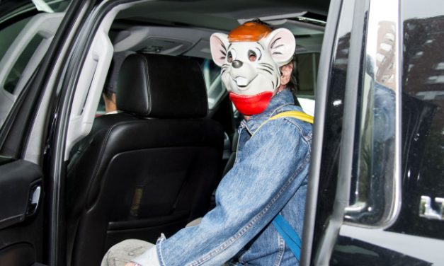 CBS: Kate Spade’s husband emerges in bizarre mouse mask after her suicide