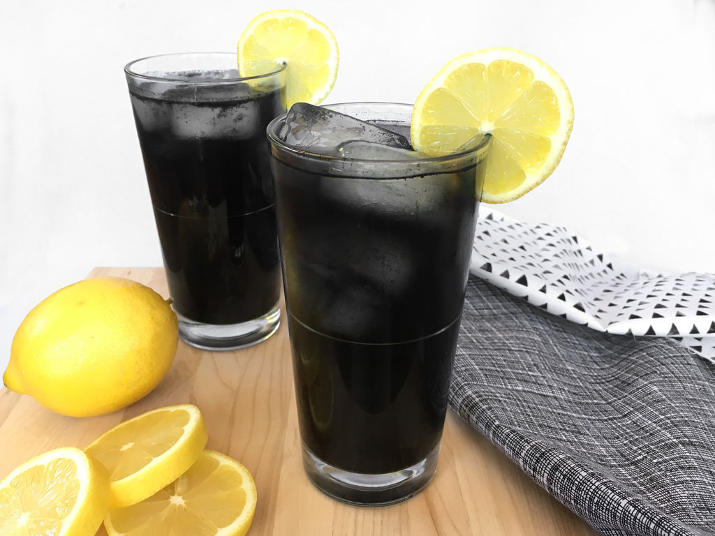 Yummy detox organic black lemonade recipe