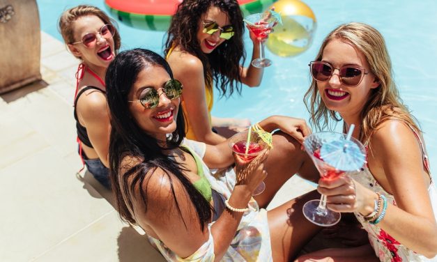 Psychologists suggest mothers take breaks by going on mom-cations