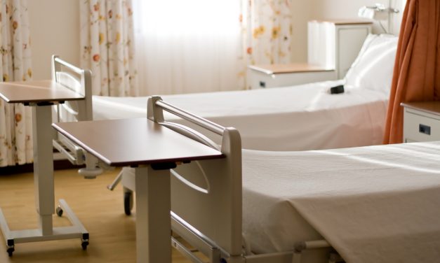 C diff spores on bedsheets survive hospital laundering