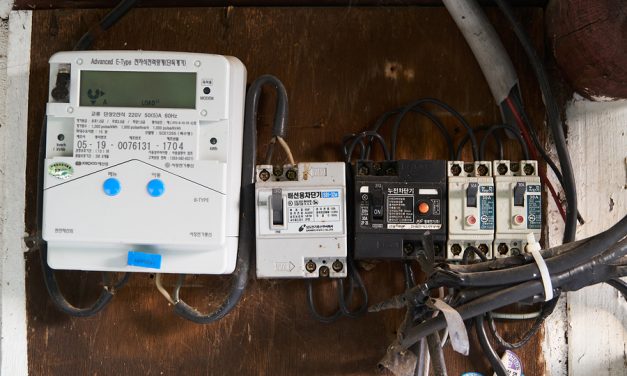 Glenn Beck concerned about radiation from utility “smart” meters but in favor of blanketing the U.S. with 5G?