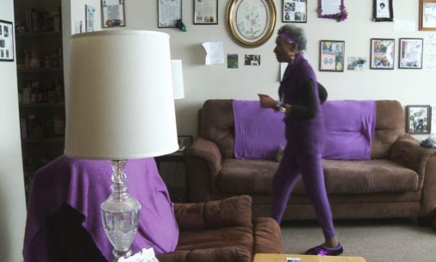 86-year-old woman loses 120 pounds by walking in her living room every day
