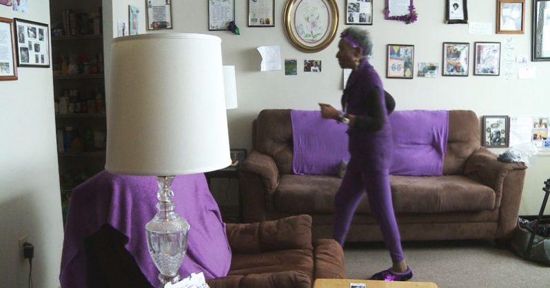 86-year-old woman loses 120 pounds by walking in her living room every day