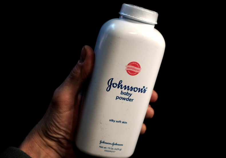EXCLUSIVE: J&J’s Own Expert, Working for FDA, Found Asbestos in Baby Powder