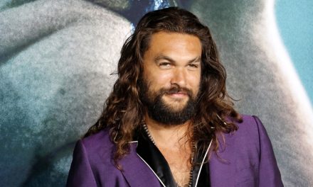 Jason Momoa Visits a Children’s Hospital & Arm Wrestles His Way into Our Hearts